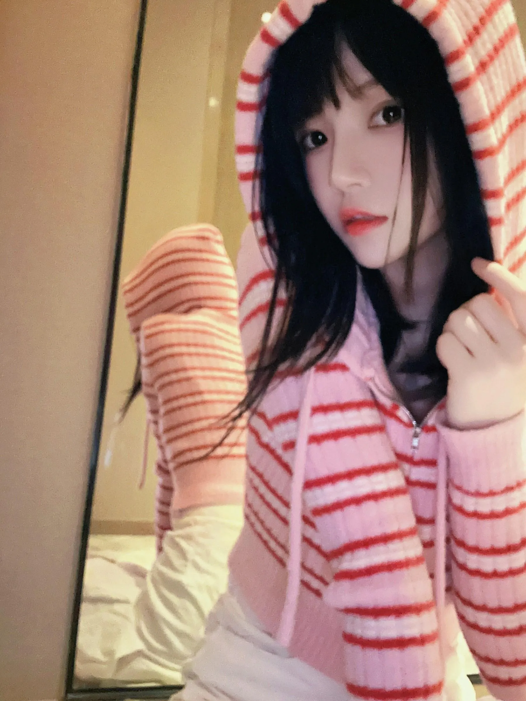 桜桃喵 – NO.166 条纹毛衣 [22P]插图5